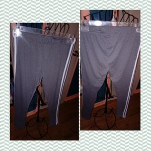 FINAL PRICE  Rue21 Gray & white Stripe Leggings